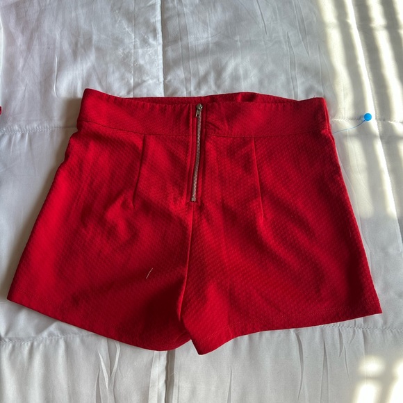Red zip shorts - Picture 2 of 3